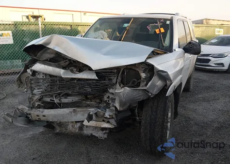 2014 Toyota 4Runner Sr5 z USA, uszkodzony, nr VIN JTEBU5JR5E5165135